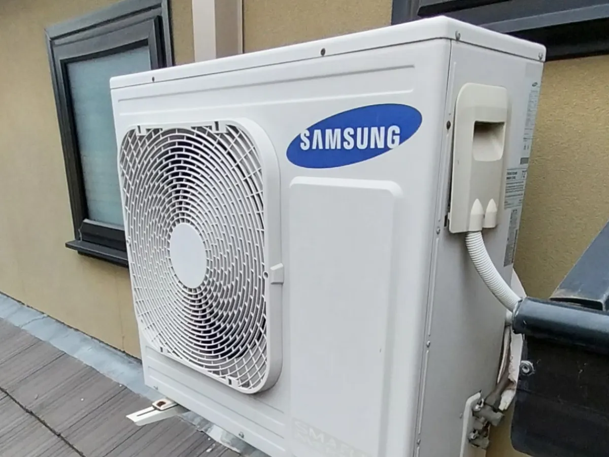 Outdoor Samsung split system unit.